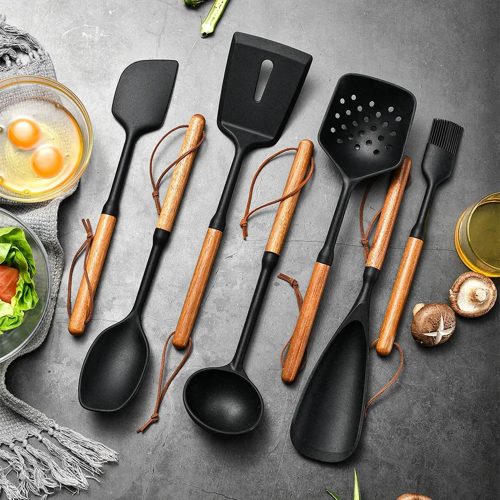 7Pcs Black Silicone Wooden Handle Cooking Tool Non-Stick Kitchen Utensils Silicone Spatula Baking Kitchen Utensils Tool