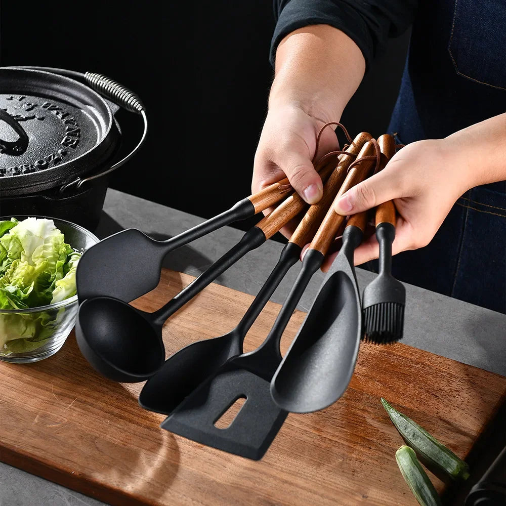 7Pcs Black Silicone Wooden Handle Cooking Tool Non-Stick Kitchen Utensils Silicone Spatula Baking Kitchen Utensils Tool