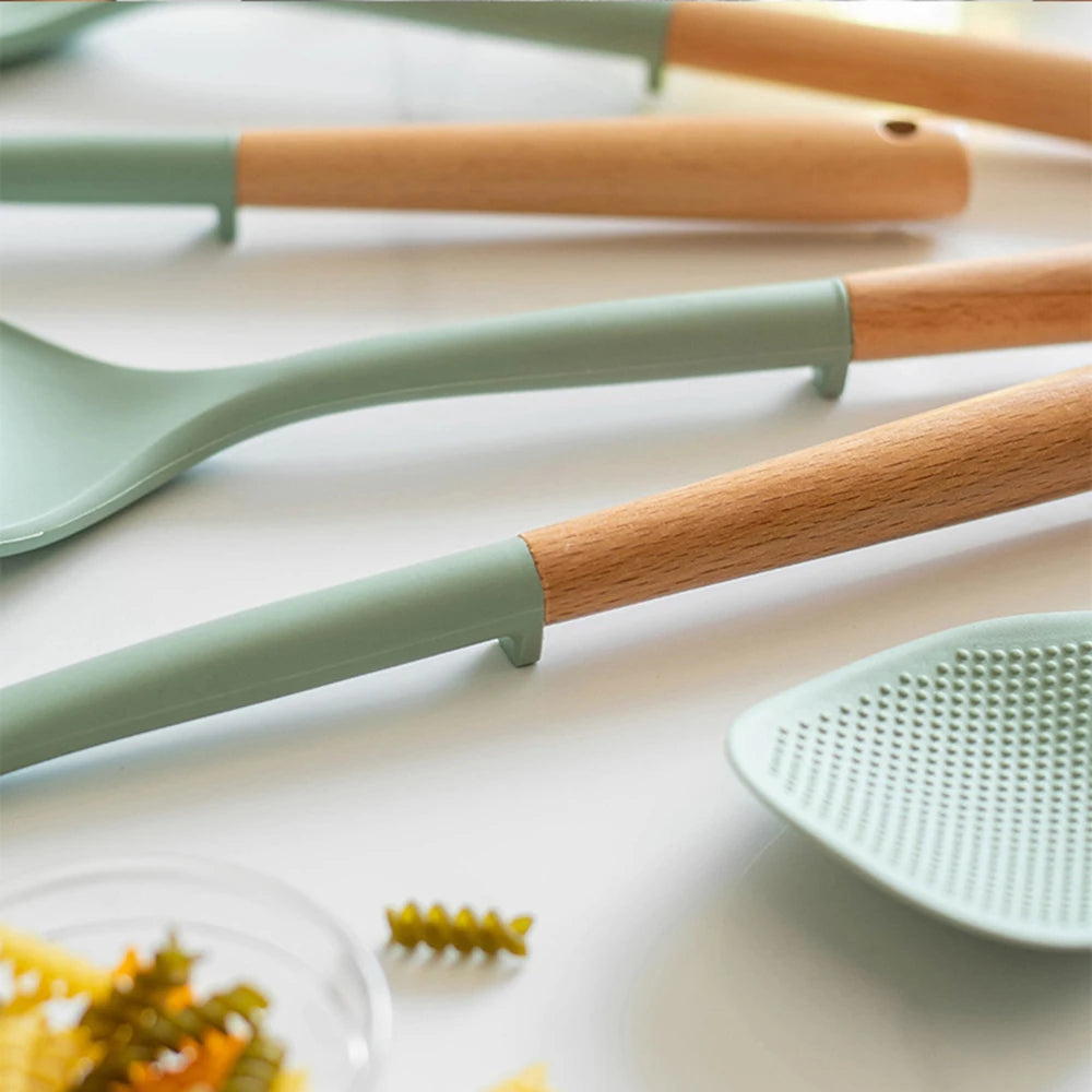 5Pcs Green Non-Stick Silicone Wooden Handle Kitchen Utensils Kitchen Utensils Silicone Cooking Spatula Baking Storage Tool
